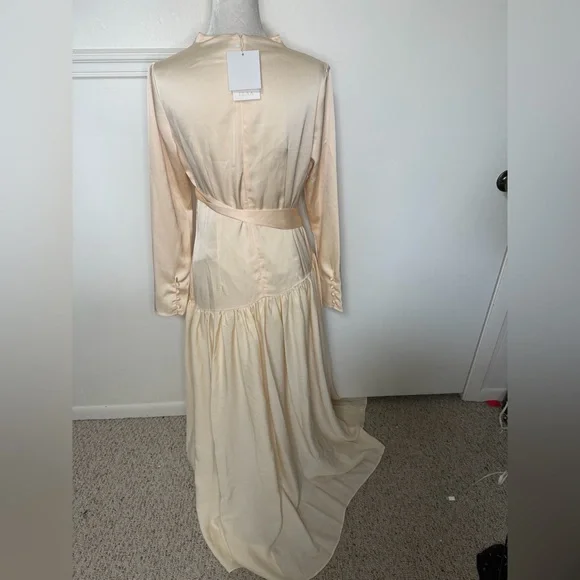 ELAA The Amanda Cream Long Sleeve Dress size M new with tag - Picture 4 of 5